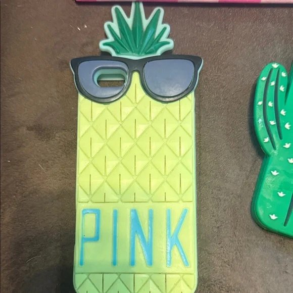 Estee Lauder Pink Bag with pink Phone Case - Picture 2 of 6